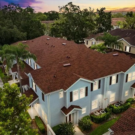 4 Bedrooms - 3 Bathrooms - Lucaya 19-104 Lv